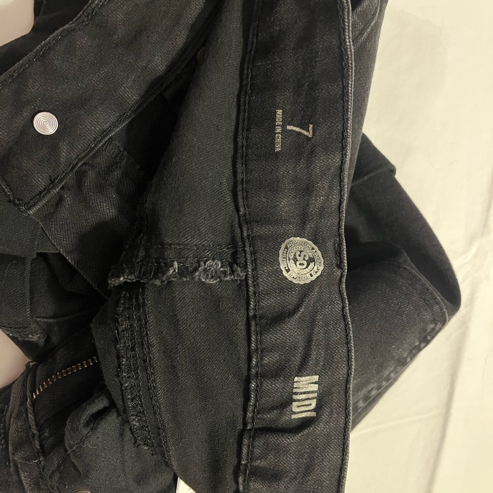 Shorts - Picture 4 of 4
